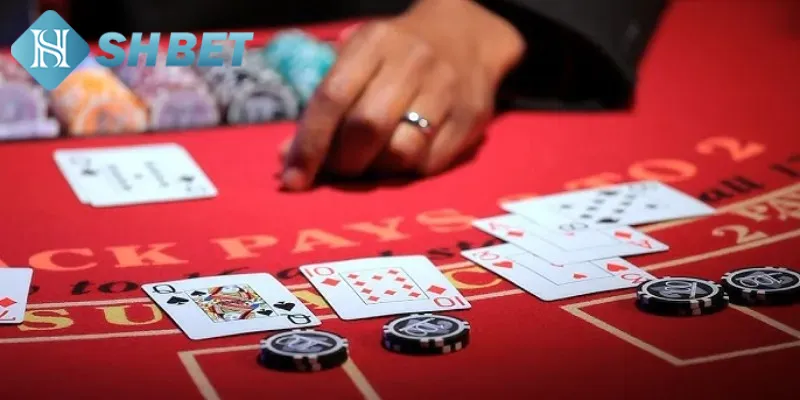 Chia sẻ luật chơi Blackjack chuẩn cho thành viên mới